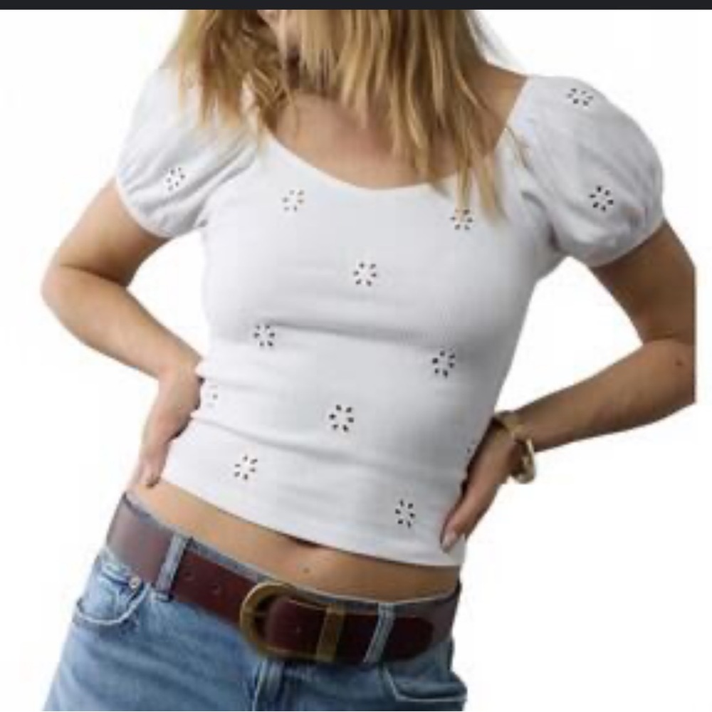American Eagle White Eyelet Puff Sleeve Top